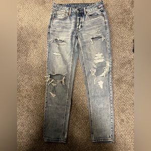 AE Tomgirl Jeans